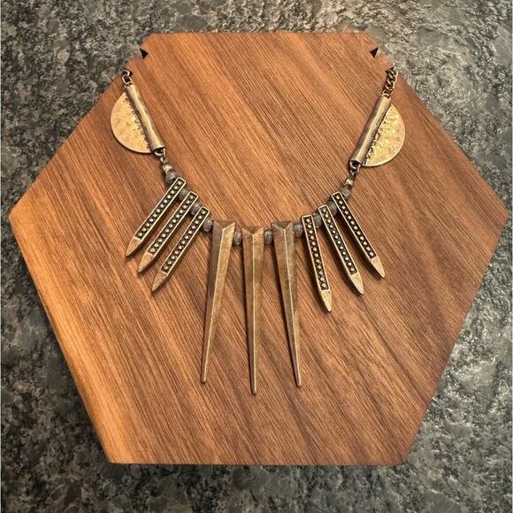 Jewelry - FASHION JEWELRY ANTIQUE GOLD HAMMERED SPIKE NECKLACE